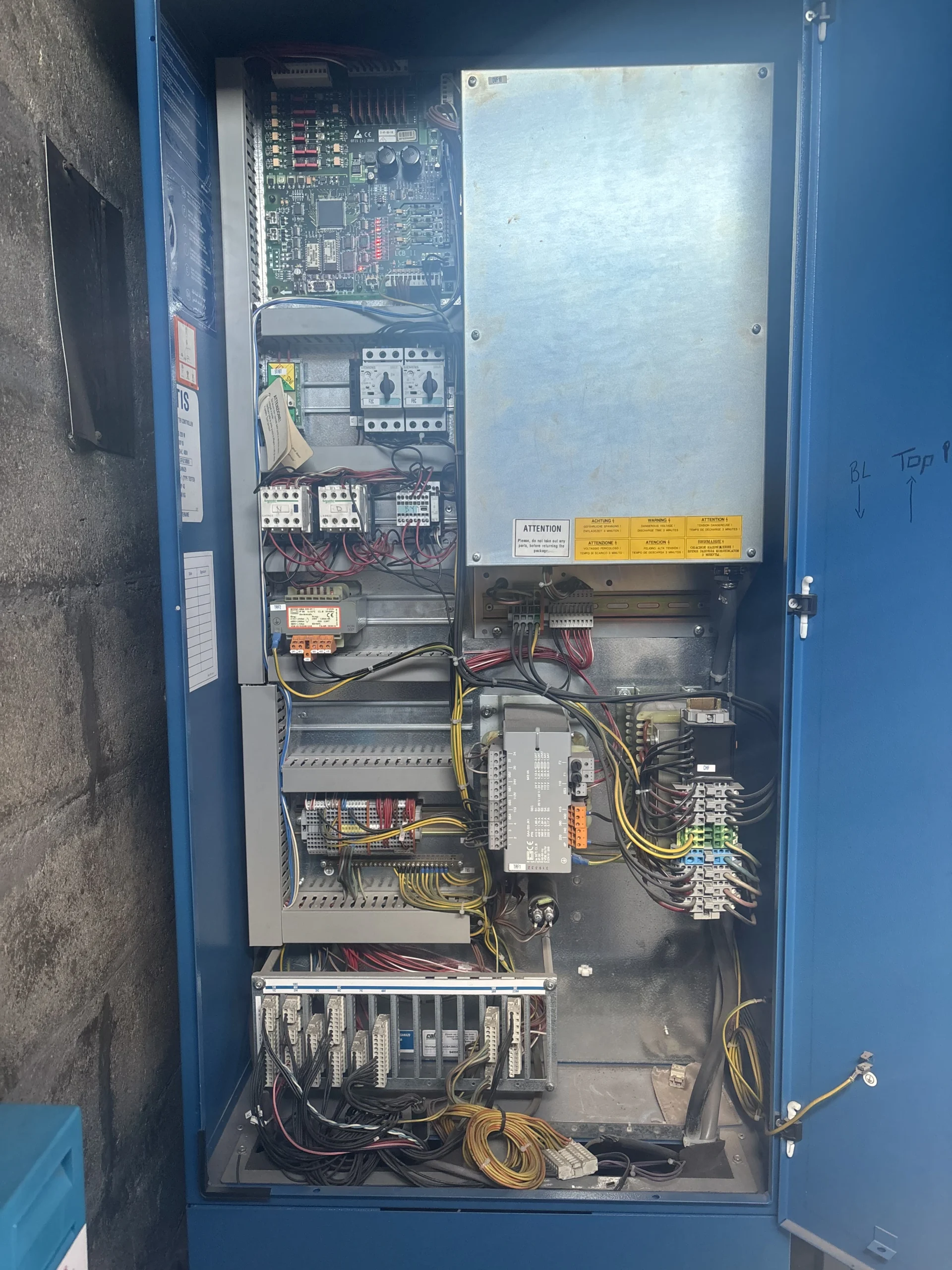 Câblage en armoire 